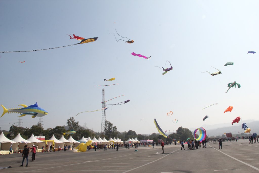 Harvest festival of Uttarayan was celebrated in Gujarat