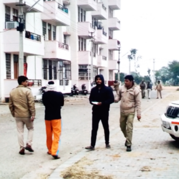 इंदिरा नगर में पुलिस की रेड,  Police Raid in Indira Nagar