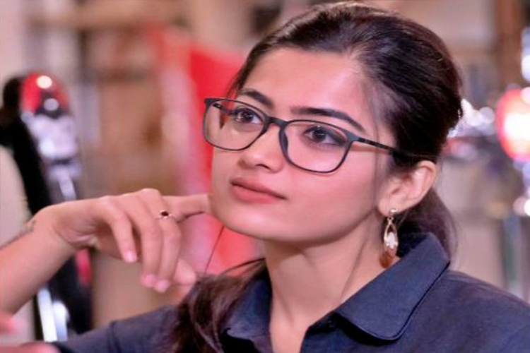 IT raid on Actress home, IT raid on Actress Rashmika home, IT raid on Actress Rashmika home news, ನಟಿ ಮನೆ ಮೇಲೆ ಐಟಿ ದಾಳಿ, ನಟಿ ರಶ್ಮಿಕಾ ಮನೆ ಮೇಲೆ ಐಟಿ ದಾಳಿ, ನಟಿ ರಶ್ಮಿಕಾ ಮನೆ ಮೇಲೆ ಐಟಿ ದಾಳಿ ಸುದ್ದಿ,