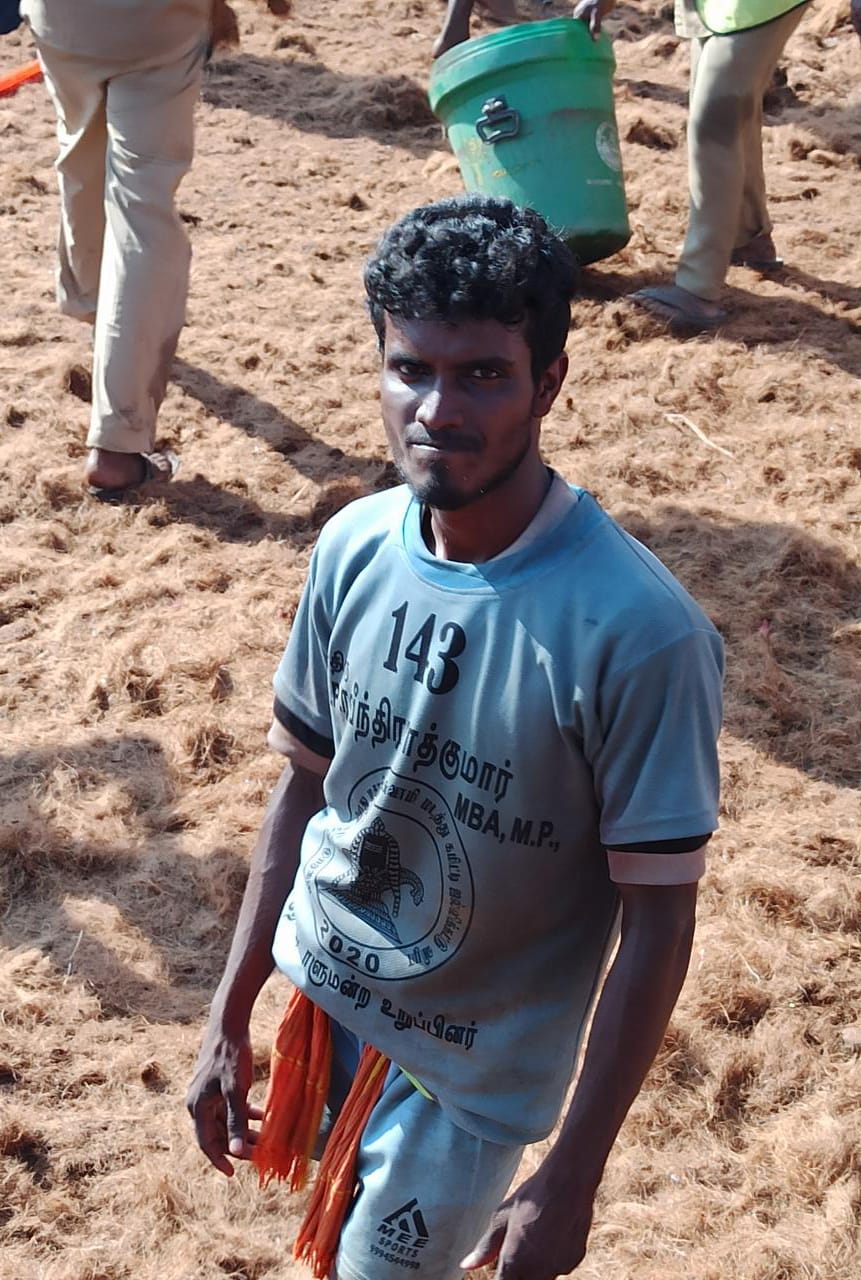 palamedu_Jallikattu_Winner