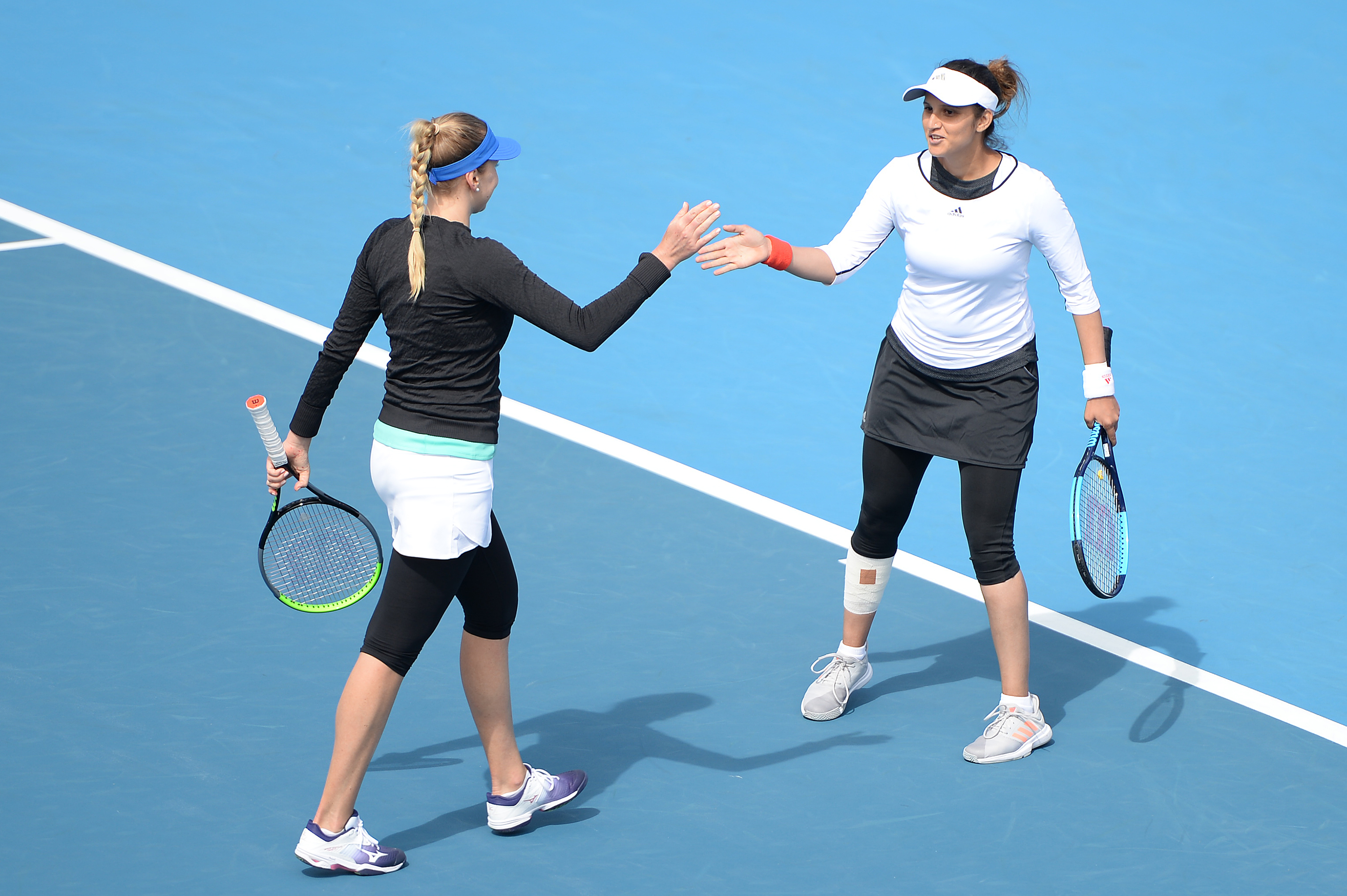 sania mirza wins hobart international title partnering nadia kichenok