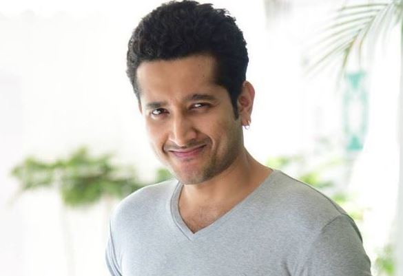 Parambrata directs Soumitra Biopic