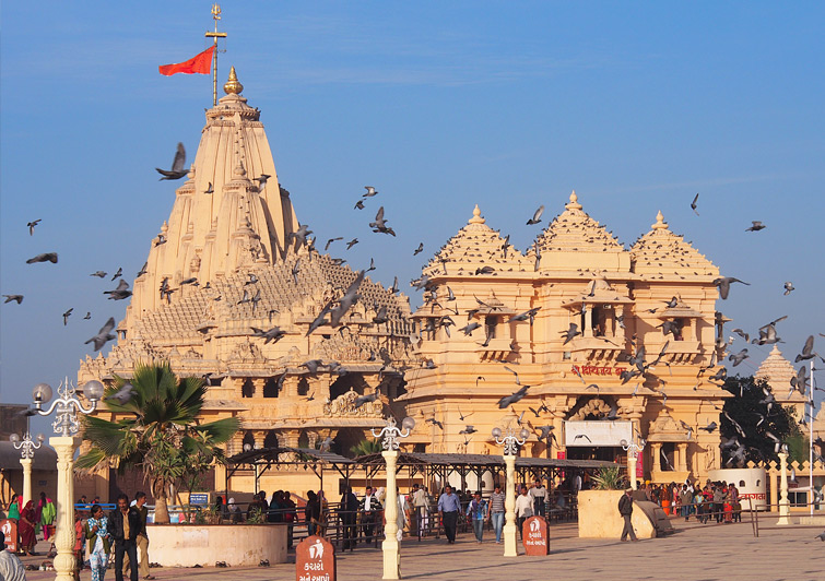 wealthiest-and-richest-temples-in-india