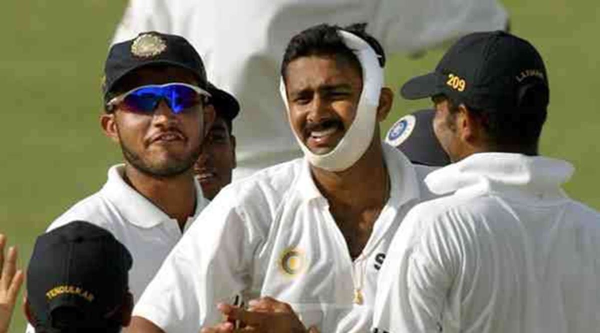 Kumble continued to bowl after being injured