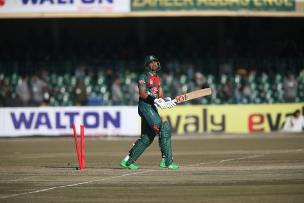 Recalled Shoaib Malik slams fifty as Pakistan beat Bangladesh