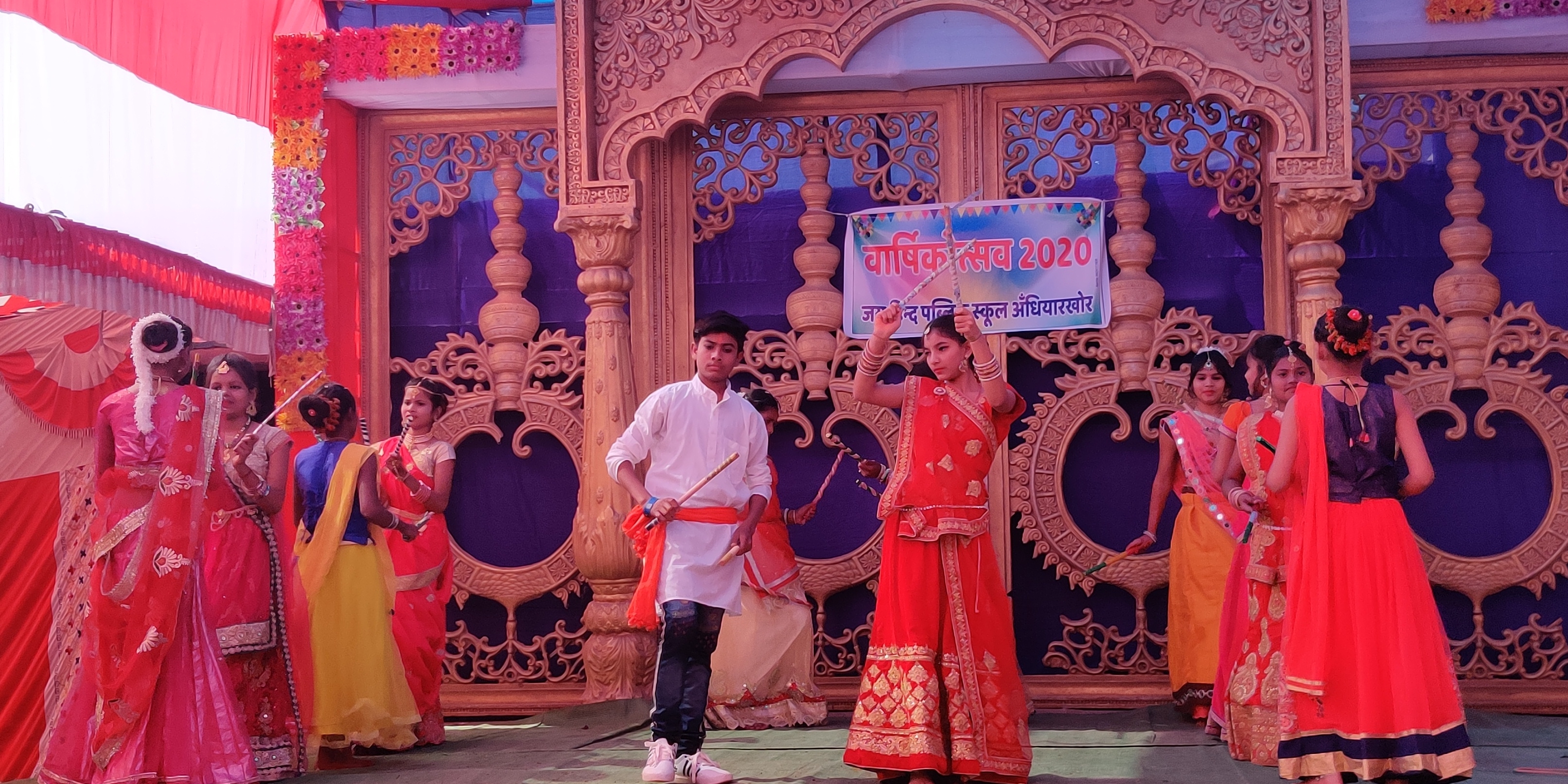 Children perform patriotic songs at annual function of Jai Hind School in Dhamtari