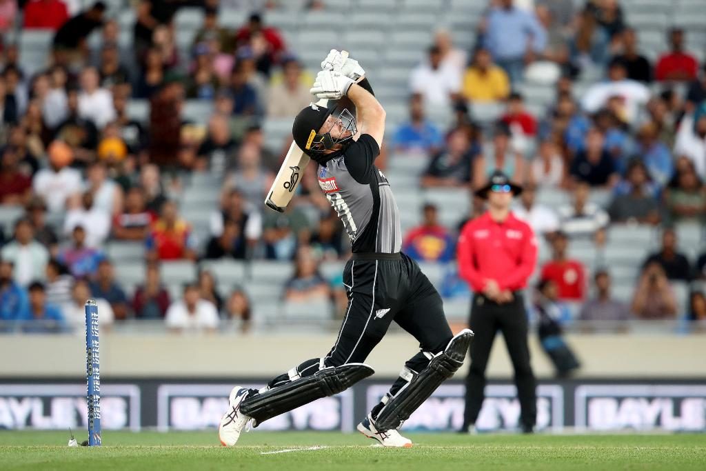 India restrict New Zealand to below-par 132 in 2nd T20I