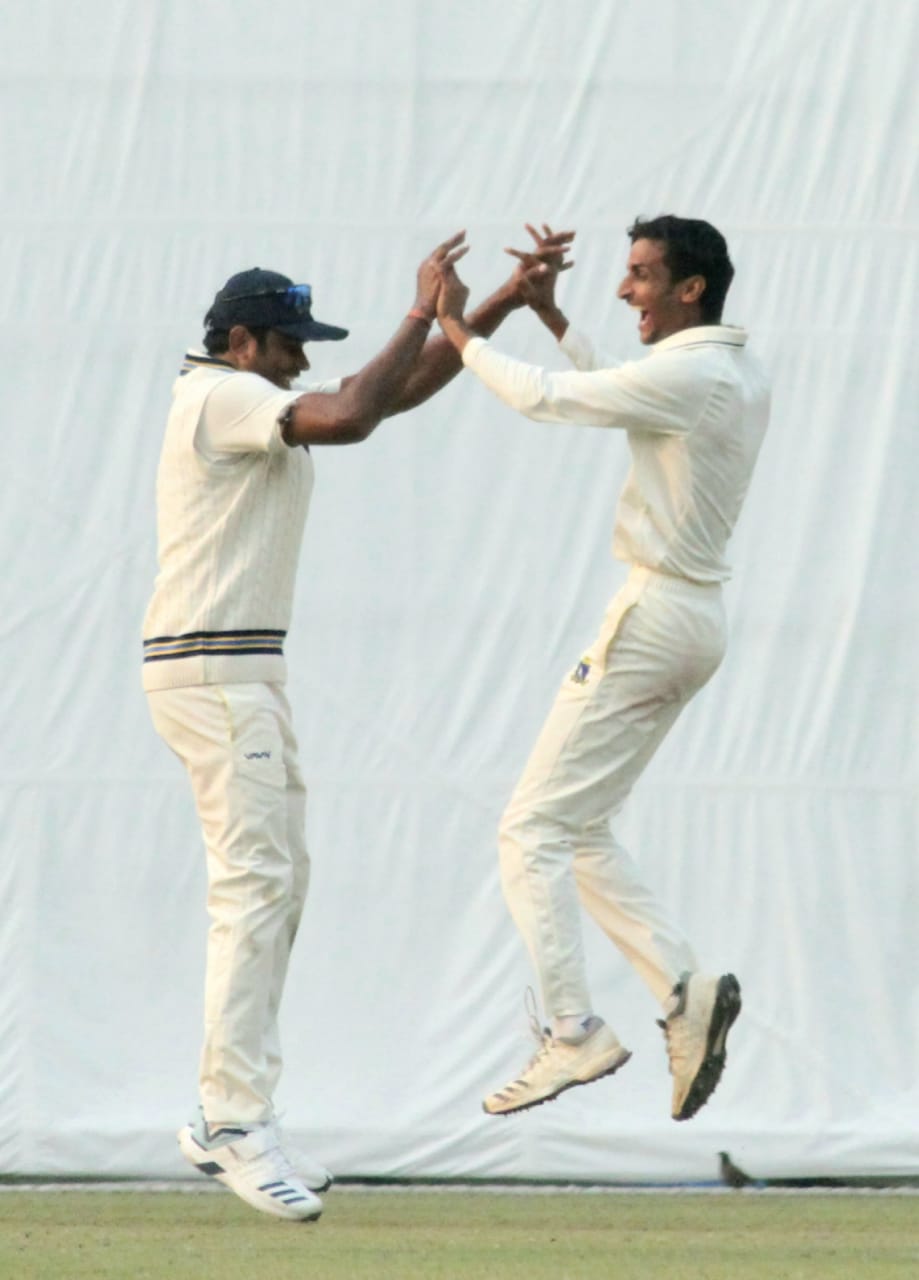 Shahbaz Ahmed struck with two late wickets