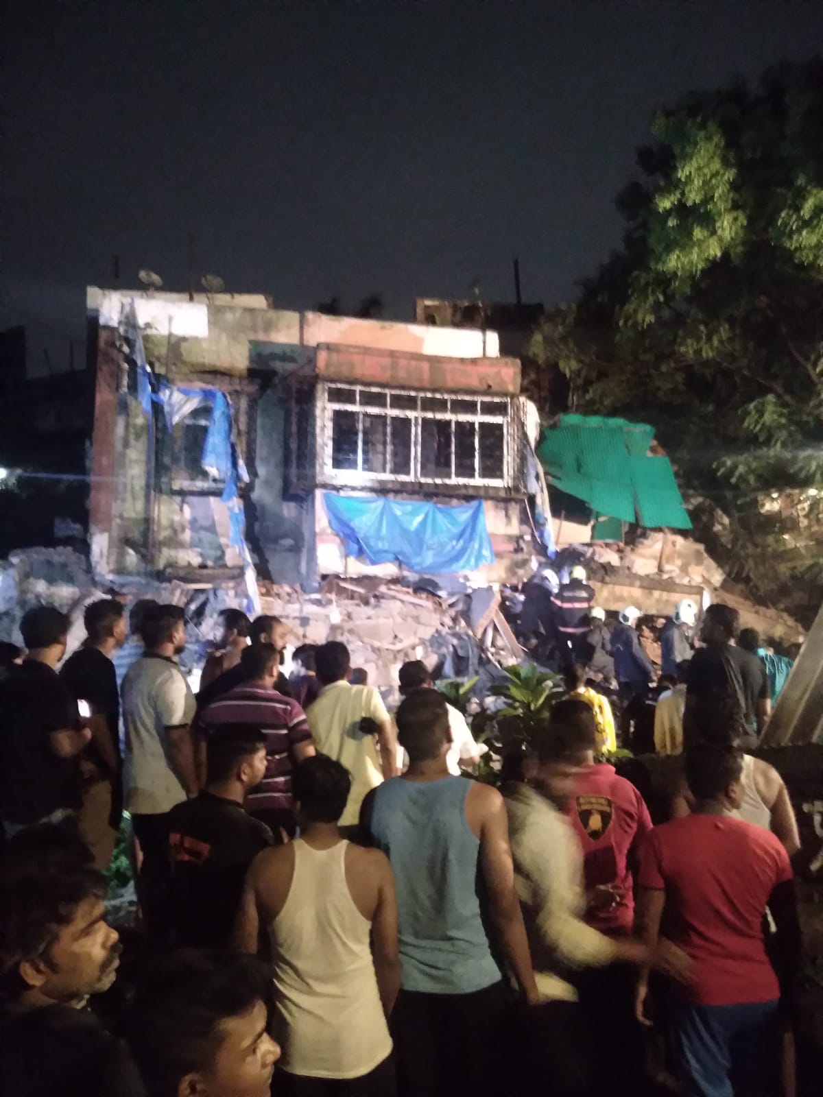BUILDING COLLAPSED IN THE KURLA