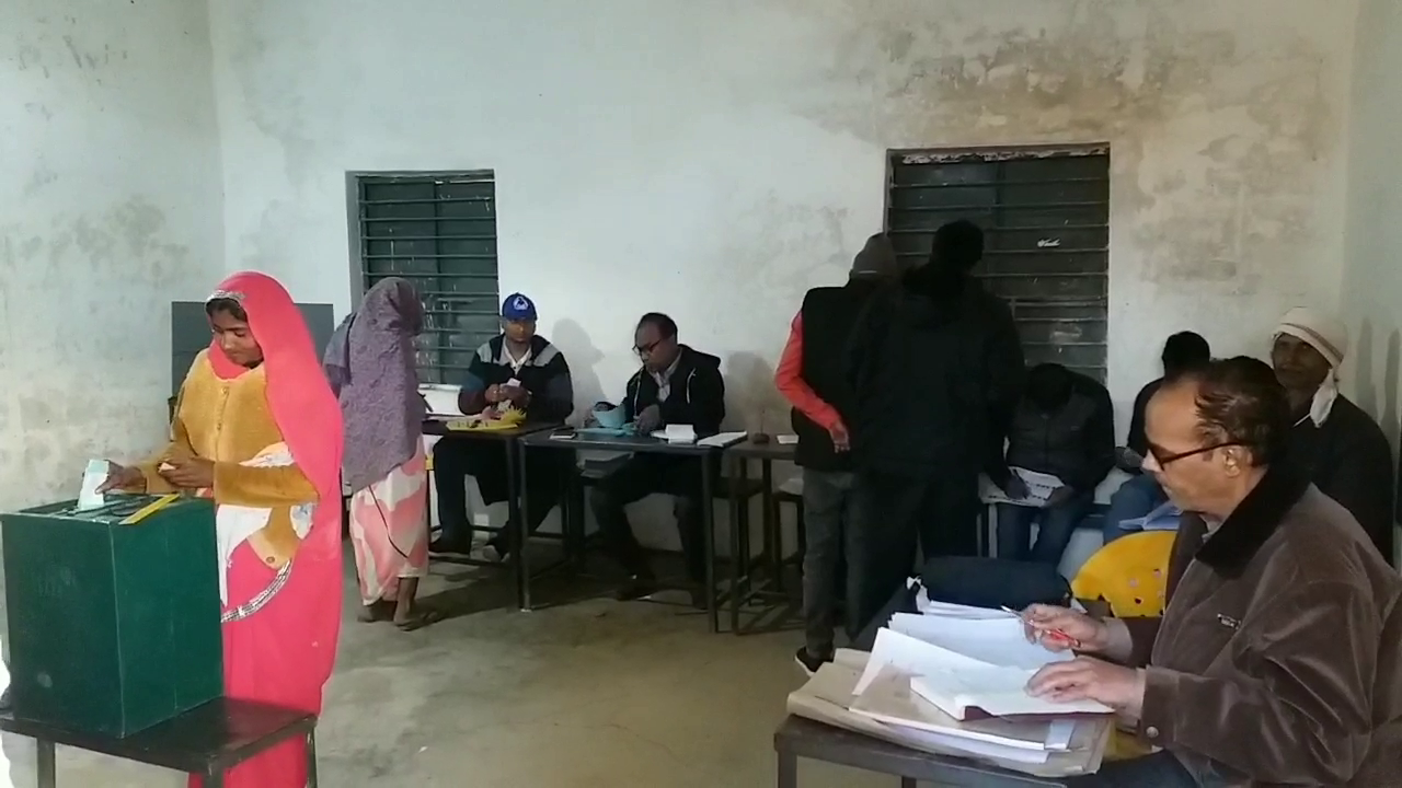 Second phase of voting continues in Bilaspur