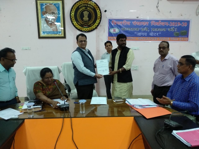 Collector handed over certificate to newly elected panchayat members