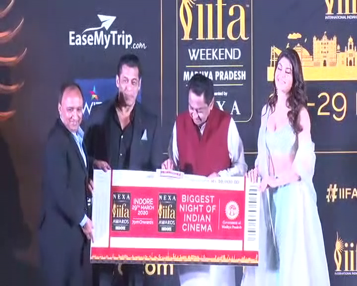 Salman announces IIFA 2020 with CM Kamal Nath