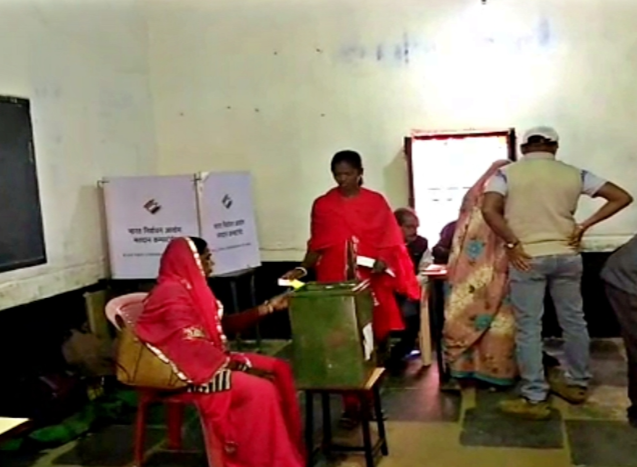 Bumper voting in the third phase 81% turnout in both blocks in korba