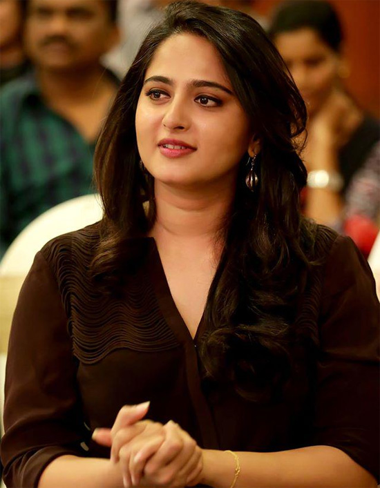 Actress Anushka Shetty is going to marry team India cricketer and news going viral