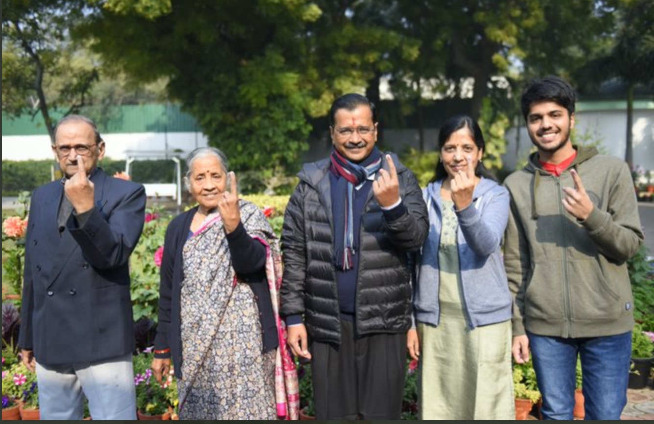 CM કેજરીવાલે કર્યુ મતદાન