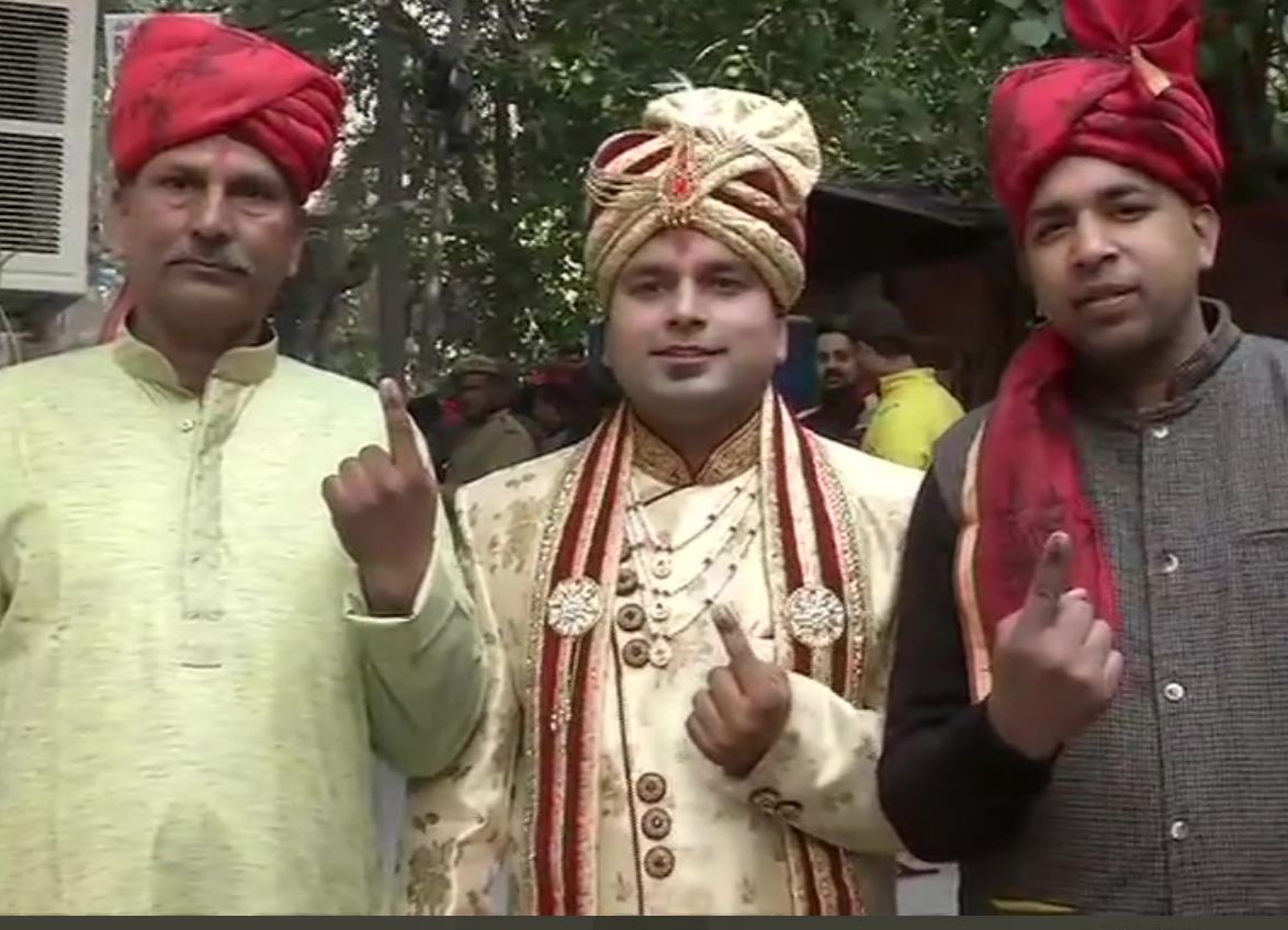 Delhi election: bridegroom also cast his vote with his family