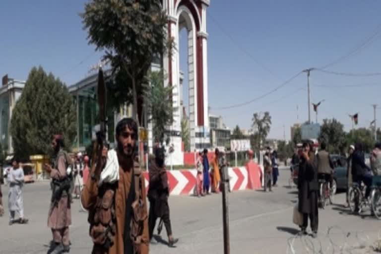 افغانستان میں خواتین کو شریعت کے مطابق تمام حقوق دیے جائیں گے: طالبان