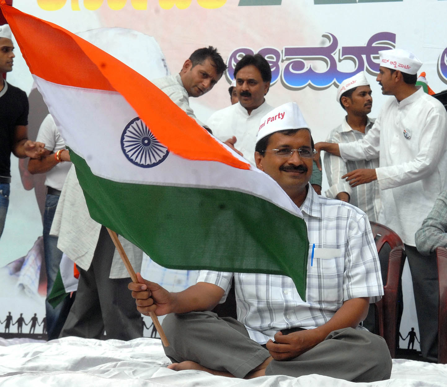 Kejriwal with the tricolour after launching the Aam Aadmi Party