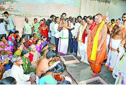 Popular playback singer SP Balasubramanyam has donated his ancestral home in Nellore to Kanchi Peetham