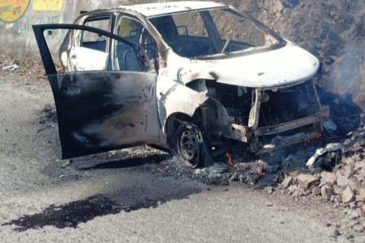 fire caught in car in solan