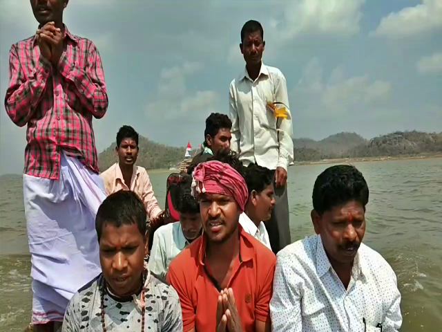 shiva mandir situated in middle of  Dudhwa Dam dhamtari