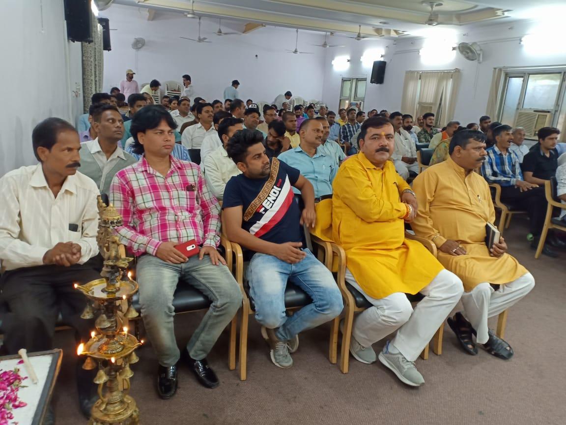 manoj tiwari and sidharthan in obc morcha meeting