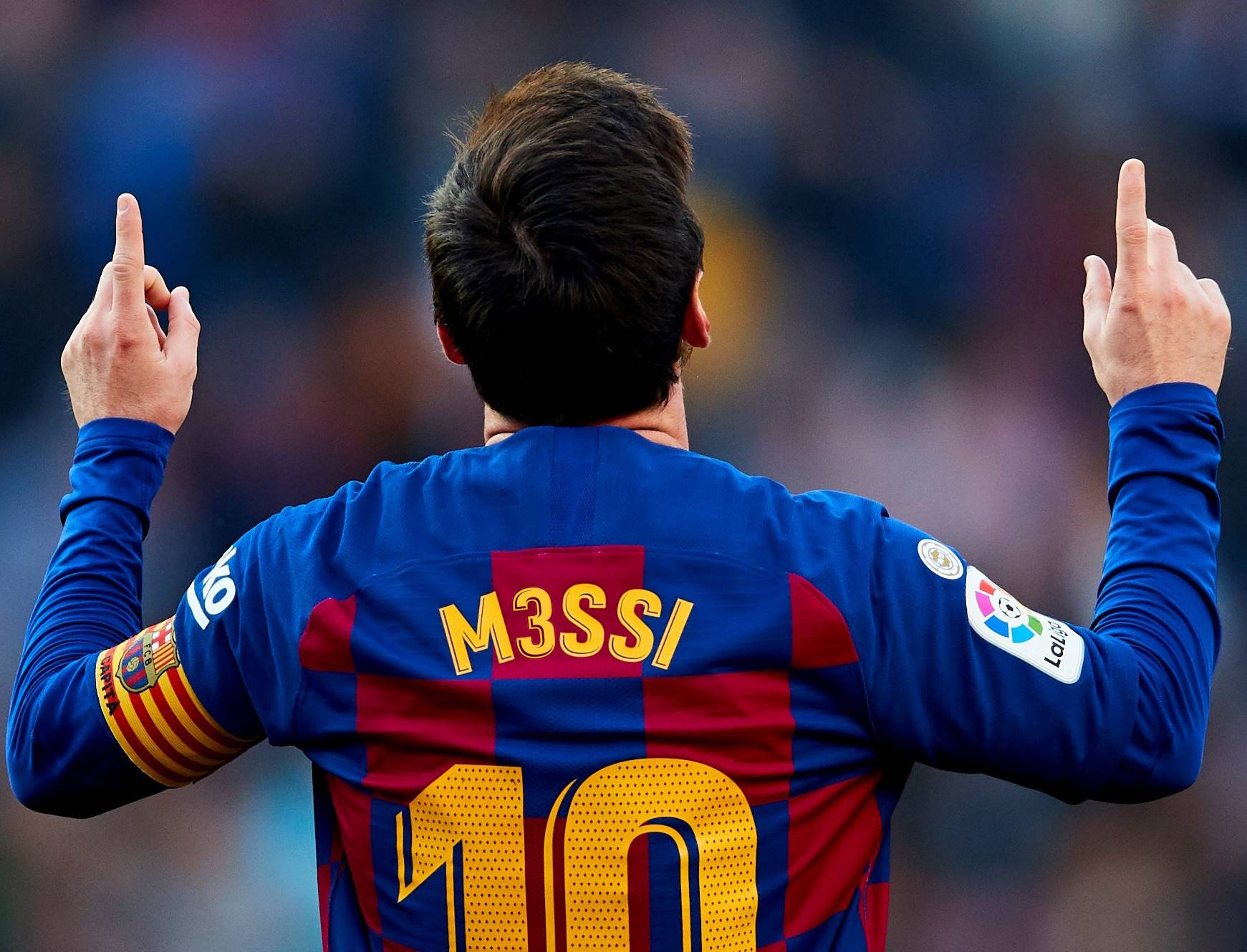 Messi became the first player to involve in 1000 goal contribution