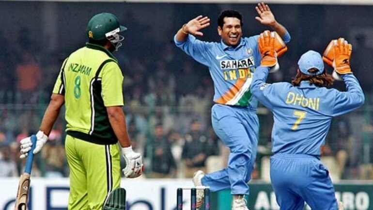 Want to see who will cross the mountain of Sachin's runs: Inzamam-ul-Haq