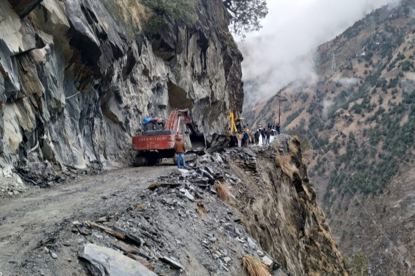 road block in chamba