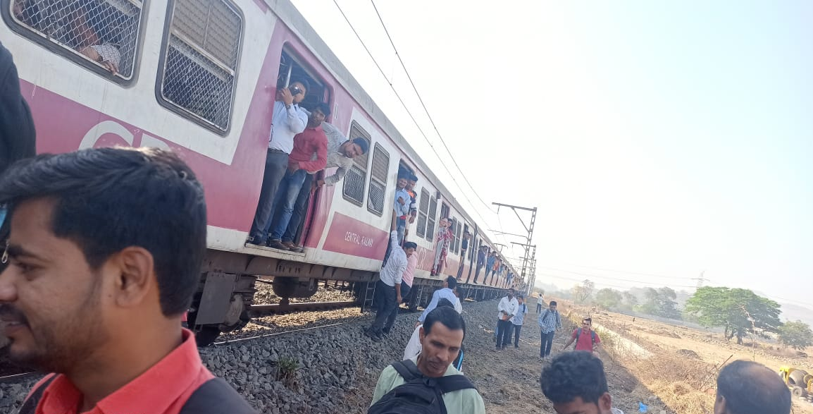 mumbai pune railway service delayed news