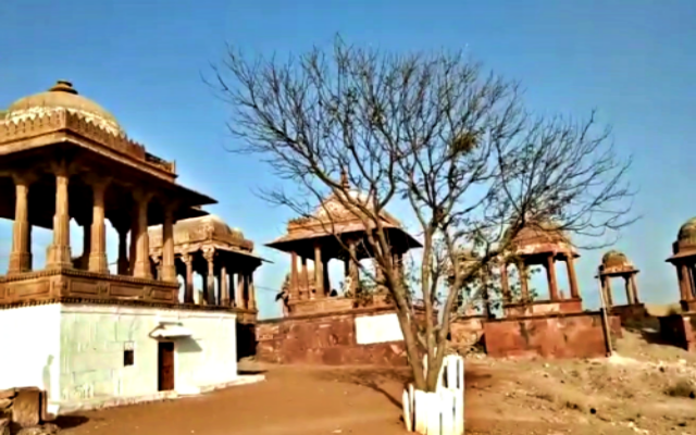 आसोप में नौसर तालाब, आसोप में बनी छतरियां, Nausar Pond in Asop