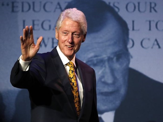 President Bill Clinton  Clinton affair with Monica Lewinsky  Monica Lewinsky  ex-White House intern Monica Lewinsky  Hillary Clinton  பில் கிளிண்டன் காதல் கதை  பில் கிளிண்டன் காதல் வாழ்க்கை  'அவளுடன் தொடர்பில் இருந்தேன்'- மனம் திறந்த பில் கிளிண்டன்!  பில்கிளிண்டன் திருமணத்தை தாண்டிய உறவு  பில்கிளிண்டன், மோனிகா காதல்  அமெரிக்க வெள்ளை மாளிகை  அதிபர் தேர்தல்  I had affair with Lewinsky to manage my anxieties, says Bill Clinton