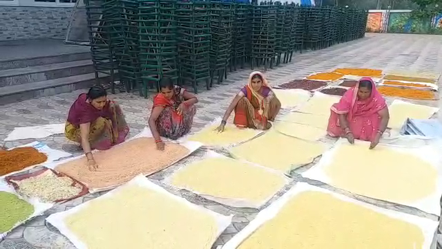 herbal gulal made from flowers in raipur