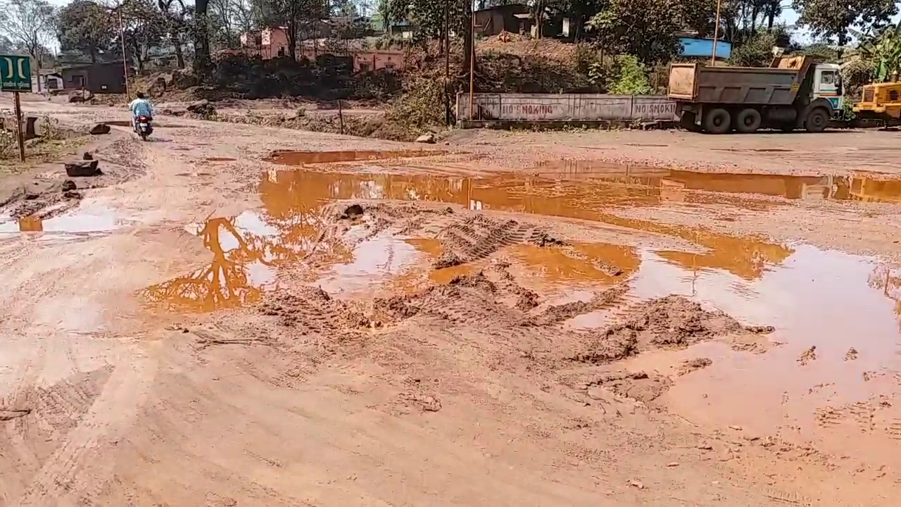 road situation in barajamda area of chaibasa worsens from bad