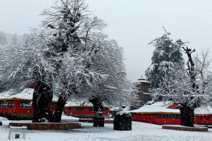 fresh snowfall in pangi and bharmour