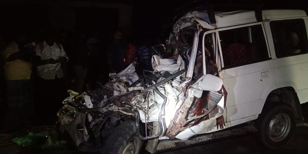 6 people killed in a road accident which includes 4 Bihar workers at namakkal in TN.