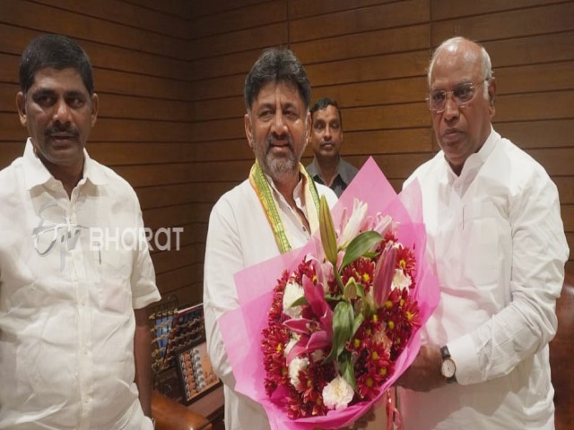 DKShivkumar visits kharge residence