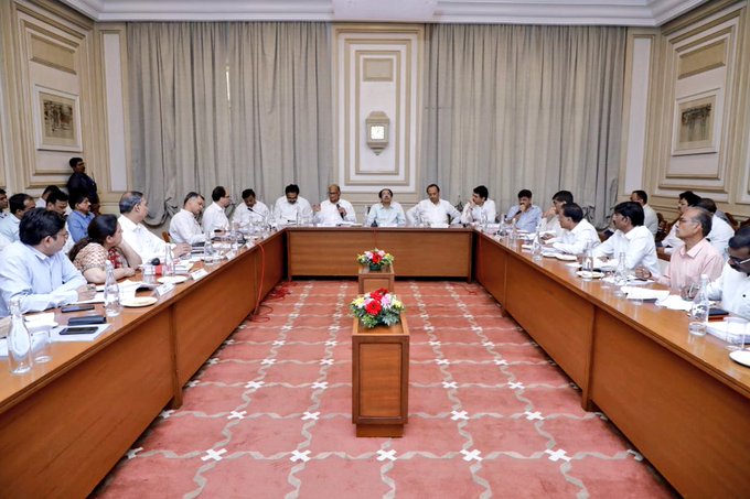 sharad pawar meeting with Maharashtra cabinet