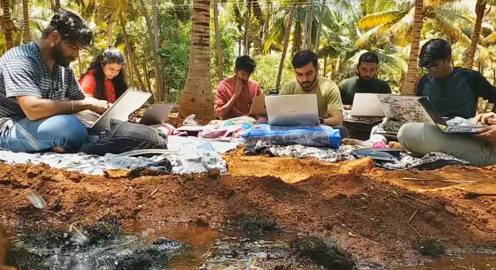 பெங்களூரு டூ தேனி... ஐடி அலுவலகமாய் மாறிய தென்னந்தோப்பு