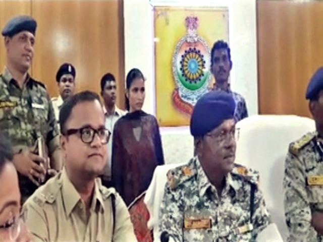 story-of-surrender-naxal-couple-of-rajnandgaon