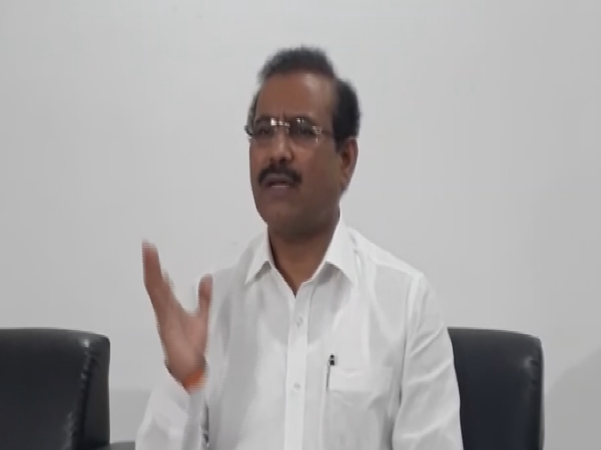 Maharashtra Health Minister Rajesh Tope