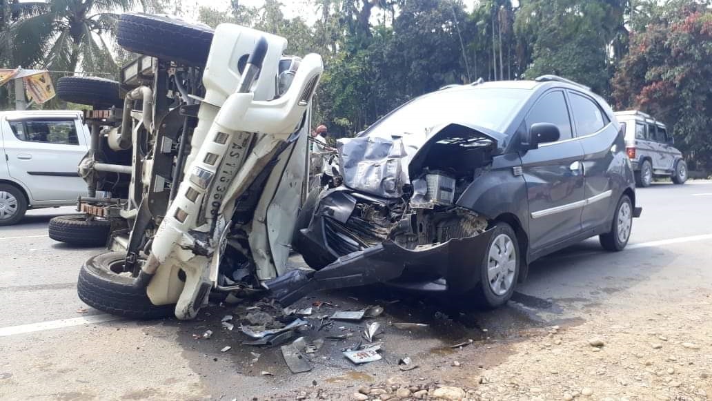 Road Accident At Karimganj Injured 3