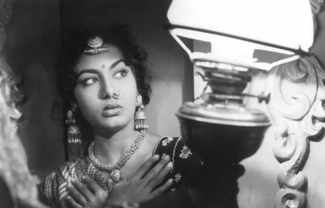 Nimmi the unkissed girl of India