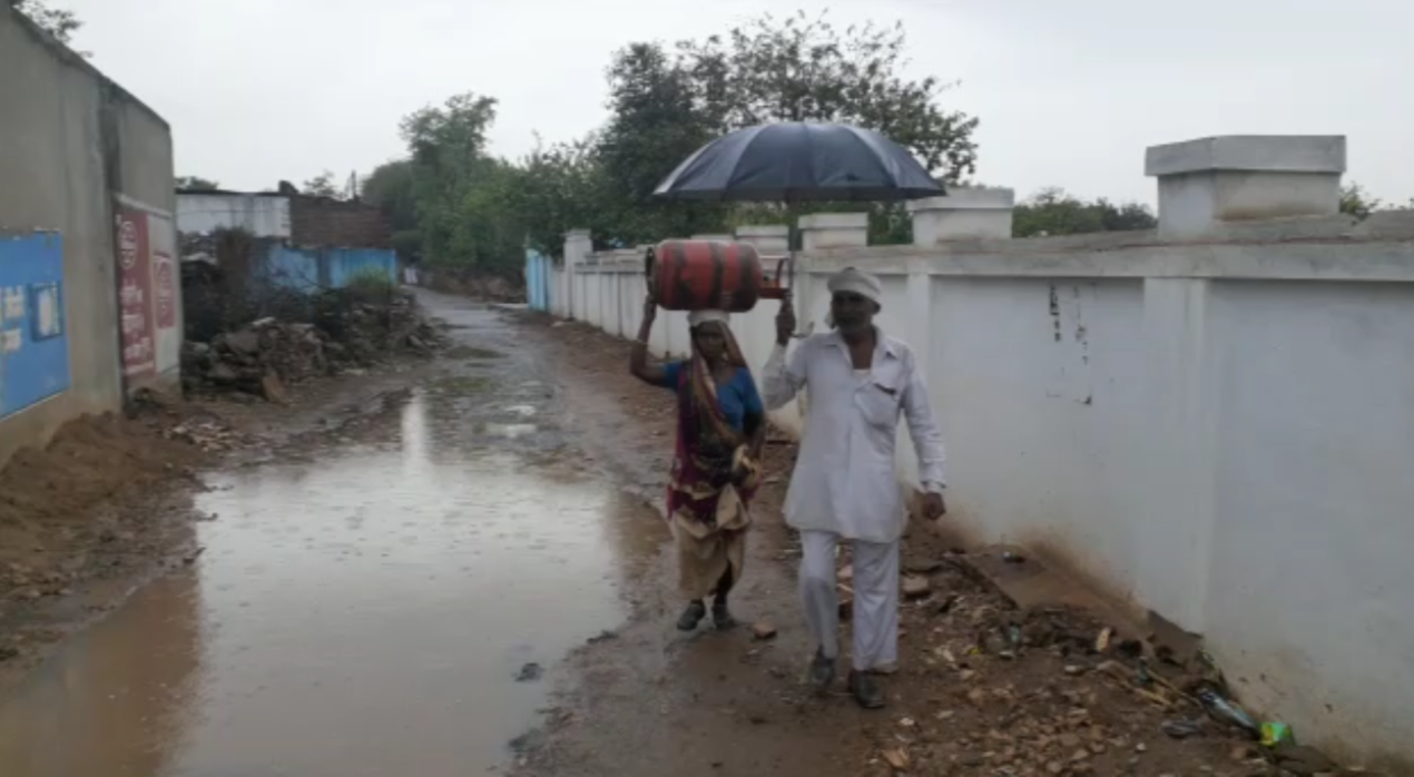 Heavy rains destroyed farmers crops in Sheopur