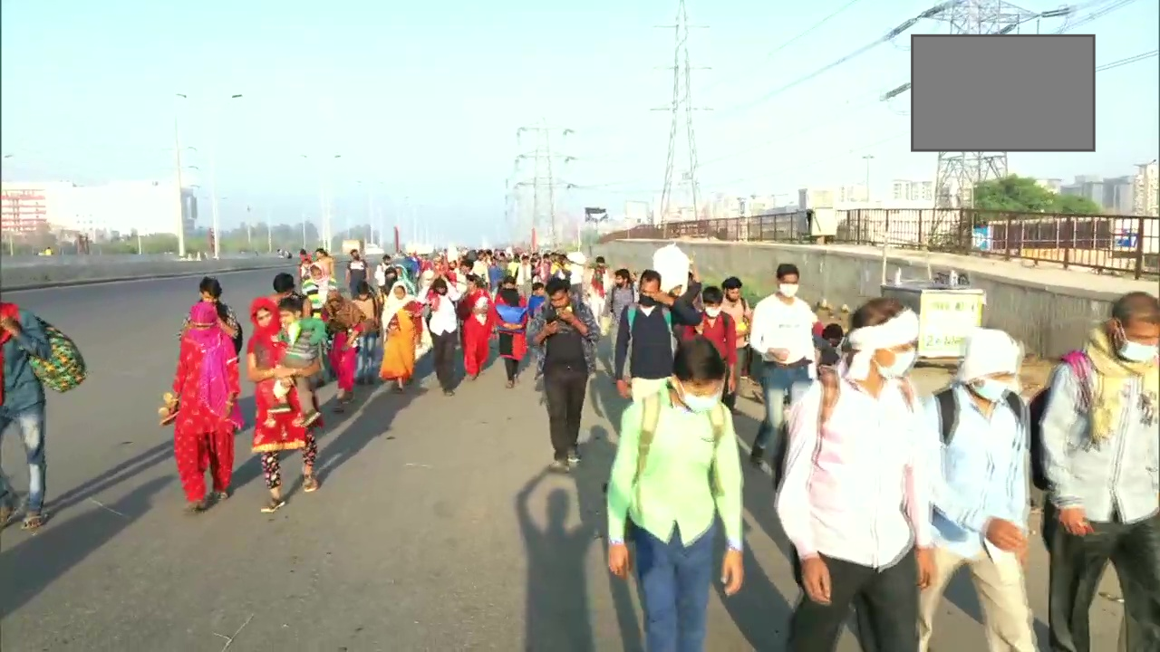 migrant-workers-forced-to-walk-hundreds-of-kilometres-due-to-their-villages-due-to-corona-lockdown