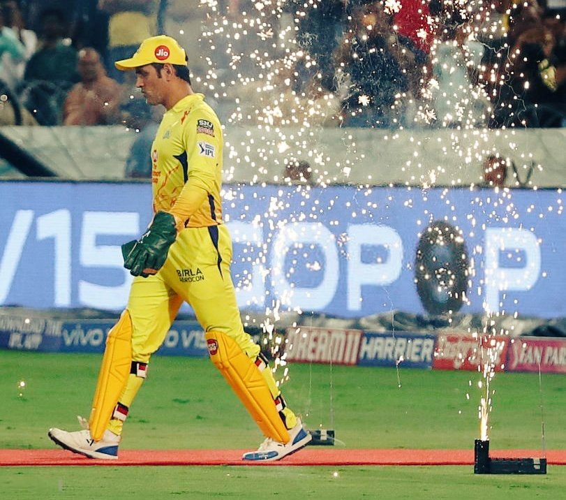 CSK CAPTAIN DHONI