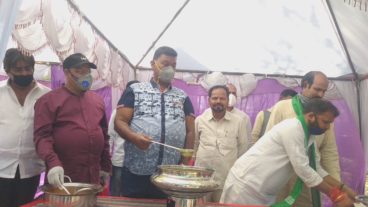 Food distributed at RIMS Hospital Ranchi