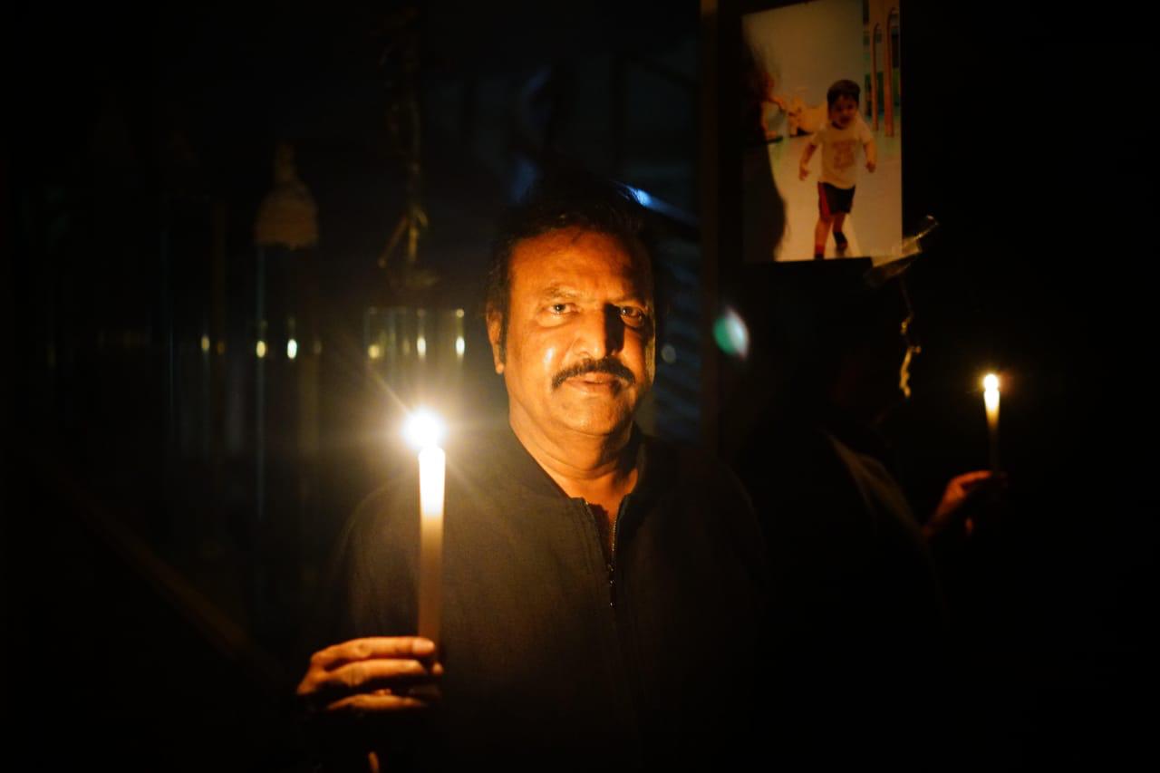 cinema stars like rajni kanth, chiranjeevi, mohan babu and others are lit a lamp due to domi appeal to poeple for diya