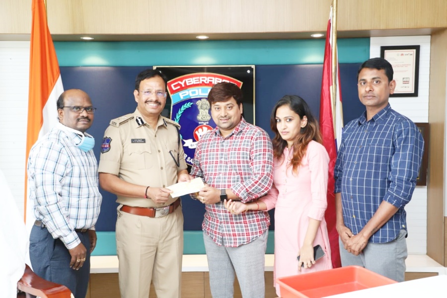 A family donation of 10 lakhs for the police department in hyderabad