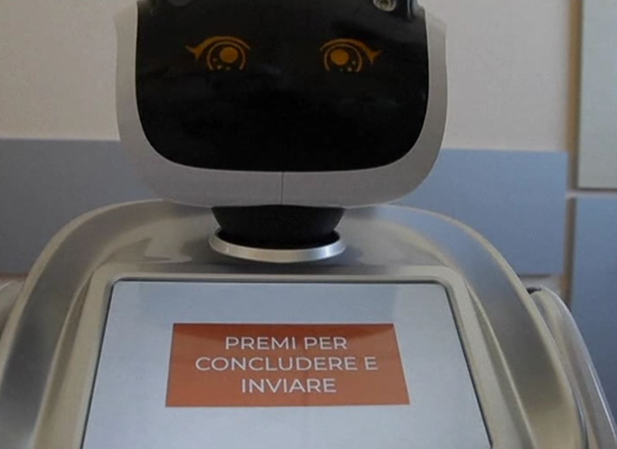 Robots help nurses in Italy care for virus patients